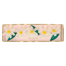 Load image into Gallery viewer, Wild Daisy Garland Meri Meri