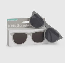 Load image into Gallery viewer, Classics Sunglasses - Concrete Grey
