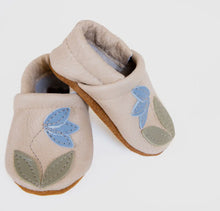 Load image into Gallery viewer, Bluebell Leather Moccs
