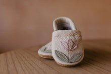 Load image into Gallery viewer, Tulip On Milk Moccs
