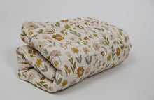Load image into Gallery viewer, Organic Cotton Daisy Meadow Muslin Quilt
