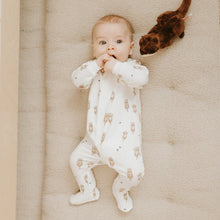 Load image into Gallery viewer, Otter Print on Off-White Sleeper
